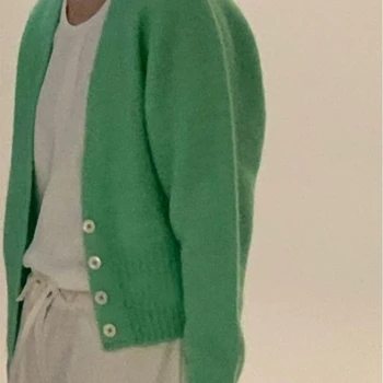 Есенно-зимния нов зелен вязаный пуловер с V-образно деколте, женски жилетка